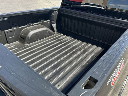 Used 2021 Chevrolet Silverado 1500 Custom Trail Boss AWD/4WD image 21