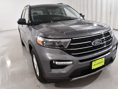 Used 2022 Ford Explorer XLT w/ Equipment Group 202A AWD/4WD image 4