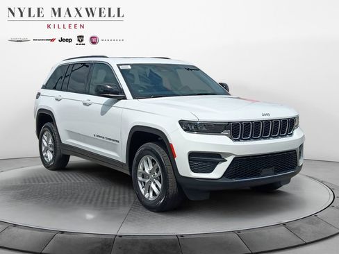 New 2026 Jeep Grand Cherokee Laredo X RWD image 2