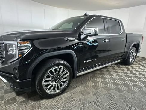 Used 2025 GMC Sierra 1500 Denali Ultimate AWD/4WD image 7