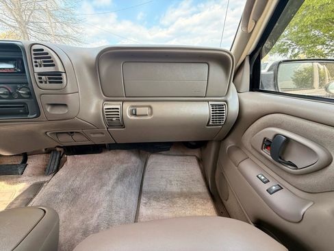 Used 1998 GMC Yukon 2WD 4-Door w/ Marketing Opt Pkg 5 image 19