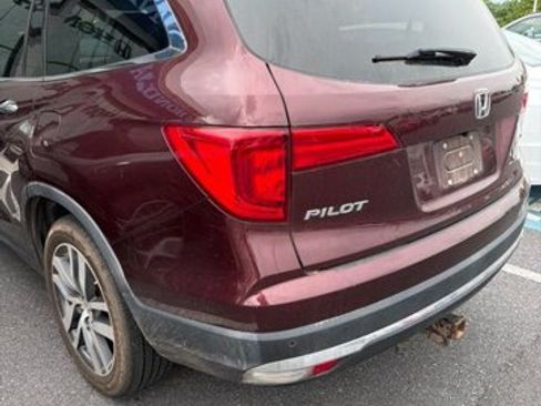 Used 2017 Honda Pilot Touring image 7