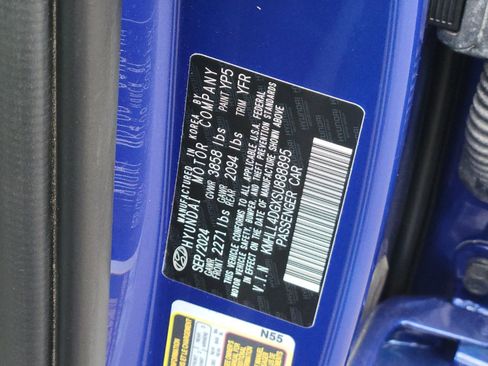 Certified 2025 Hyundai Elantra SE w/ Cargo Package image 28