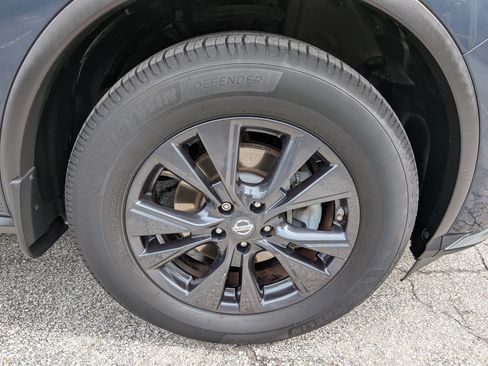 Used 2017 Nissan Murano SV w/ Premium Plus Package FWD image 12