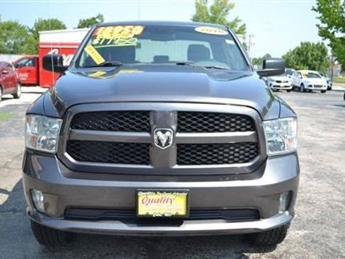 Used 2018 RAM 1500 Express w/ Express Value Package AWD/4WD image 3