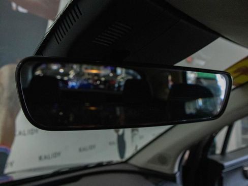 Used 2025 Kia Sportage LX image 12