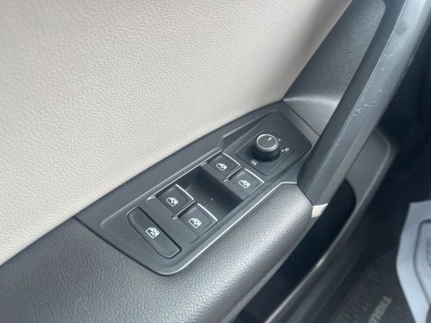 Used 2020 Volkswagen Tiguan SE w/ Panoramic Sunroof Package AWD/4WD image 28