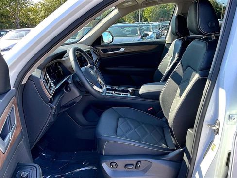 Certified 2026 Volkswagen Atlas SE w/ Panoramic Sunroof Package image 21