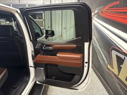 Used 2023 GMC Sierra 1500 Denali Ultimate AWD/4WD image 25