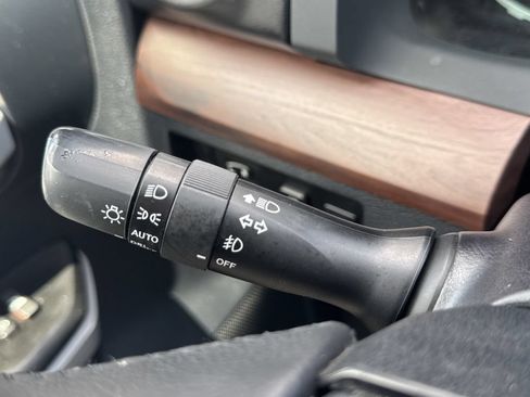 Used 2018 Toyota Tundra Limited w/ Limited Premium Package AWD/4WD image 14
