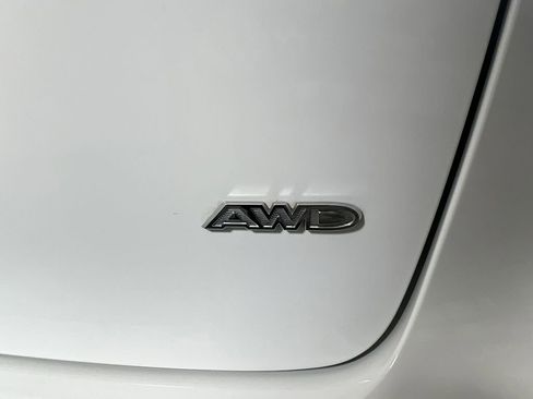 Used 2024 Chrysler Pacifica Touring-L AWD/4WD image 31