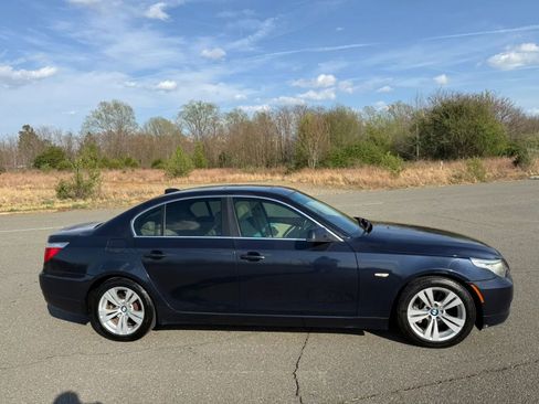 Used 2010 BMW 528i Sedan RWD image 5