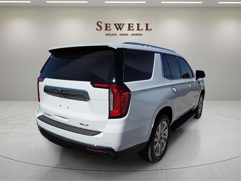 Used 2021 GMC Yukon SLT w/ SLT Luxury Plus Package image 4