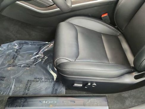 Used 2024 Tesla Model S image 33