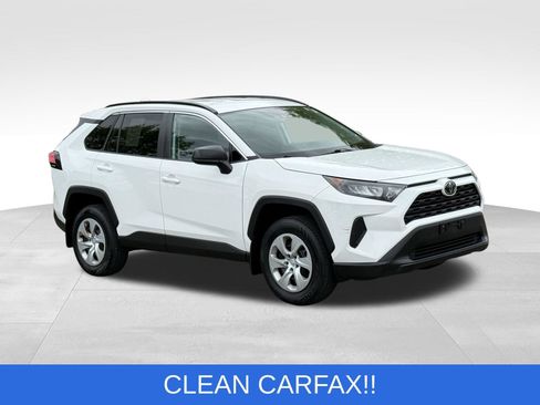 Used 2019 Toyota RAV4 LE w/ Carpet Mat Package FWD image 11