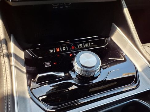 New 2026 Jeep Grand Wagoneer 4WD image 10