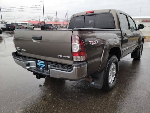 Used 2010 Toyota Tacoma Double Cab V6 4WD image 4
