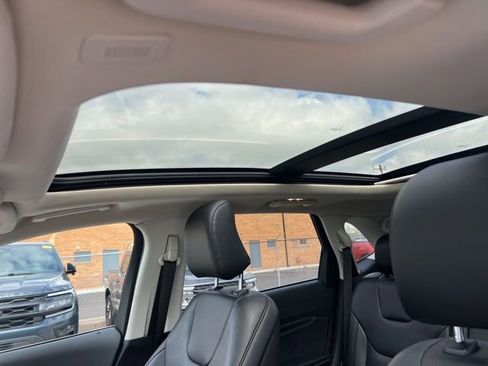 Used 2022 Ford Edge Titanium w/ Class II Trailer Tow Package image 20