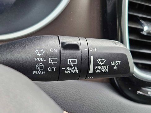 Used 2023 Chrysler Voyager LX FWD image 25