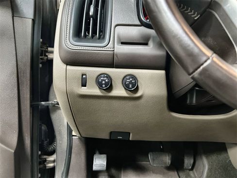 Used 2016 GMC Canyon SLE w/ SLE Convenience Package image 13