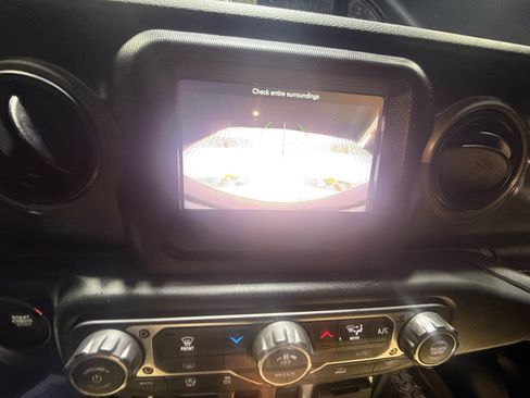 Used 2023 Jeep Wrangler Sport S image 29