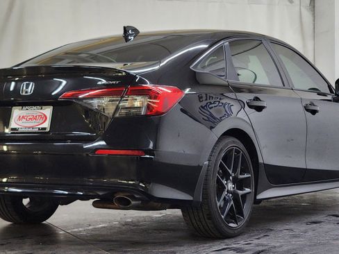 Used 2023 Honda Civic Sport image 5