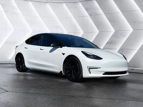 Used 2021 Tesla Model 3 Standard Range Plus RWD image 7