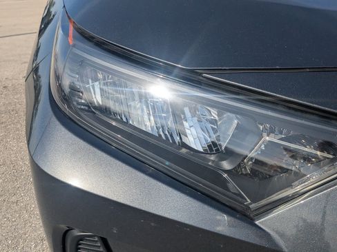 Used 2020 Toyota RAV4 LE FWD image 10