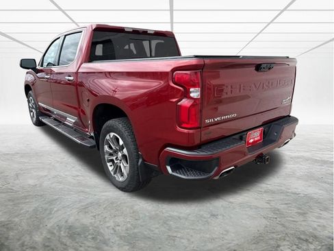 Used 2023 Chevrolet Silverado 1500 High Country w/ Z71 Off-Road Package AWD/4WD image 3