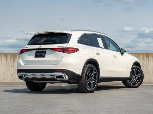 Used 2026 Mercedes-Benz GLC 300 4MATIC image 4