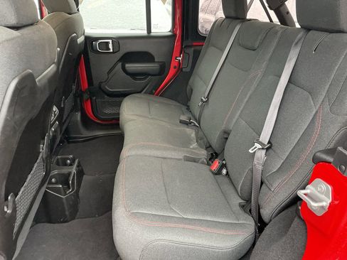 Used 2025 Jeep Wrangler Unlimited Rubicon image 21