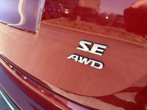 Used 2017 Toyota RAV4 SE AWD/4WD image 7