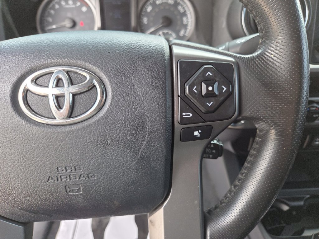 Used 2016 Toyota Tacoma Limited w/ Towing Package AWD/4WD image 34