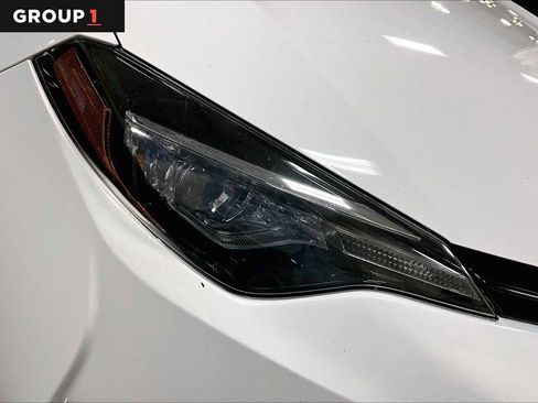 Certified 2018 Toyota Corolla LE image 27