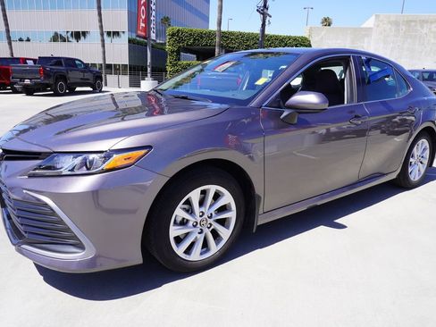Used 2024 Toyota Camry LE image 4