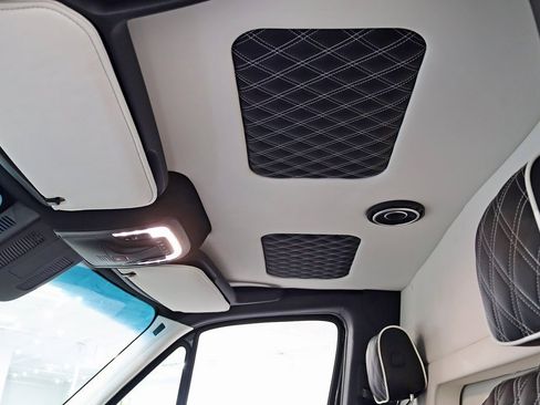 Used 2024 Mercedes-Benz Sprinter 3500 image 29