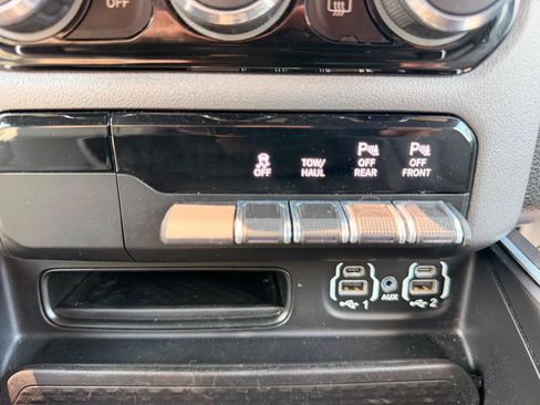 Used 2022 RAM 1500 Big Horn AWD/4WD image 19