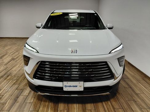 Used 2025 Buick Enclave Preferred image 19