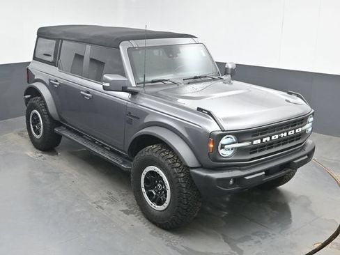 Used 2022 Ford Bronco Outer Banks w/ Sasquatch Package AWD/4WD image 34