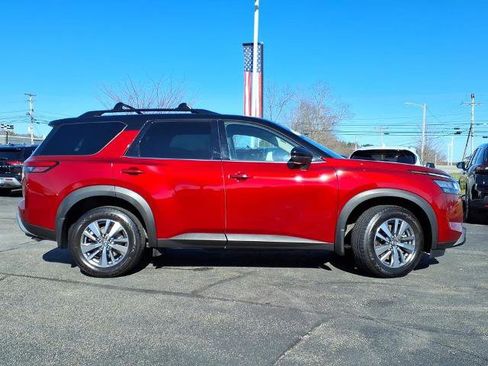 Certified 2023 Nissan Pathfinder SL AWD/4WD image 2