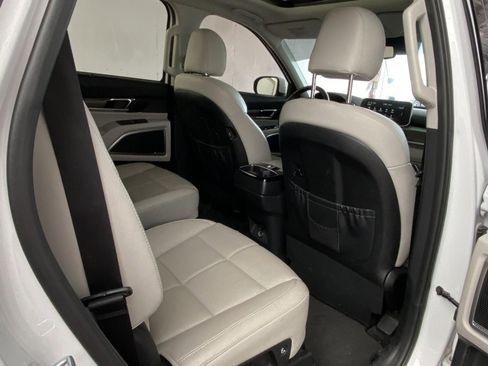 Used 2020 Kia Telluride EX w/ EX Premium Package AWD/4WD image 11