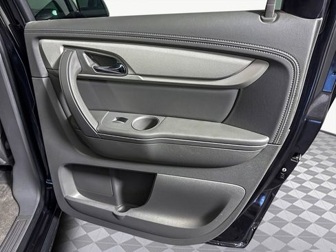 Used 2017 Chevrolet Traverse LS image 27