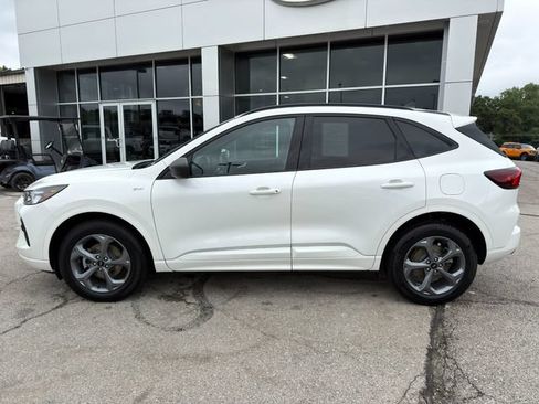Used 2024 Ford Escape ST-Line w/ Tech Pack #1 AWD/4WD image 4