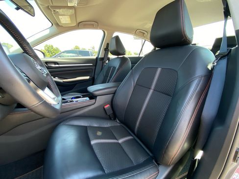Used 2023 Nissan Altima 2.5 SR AWD/4WD image 9