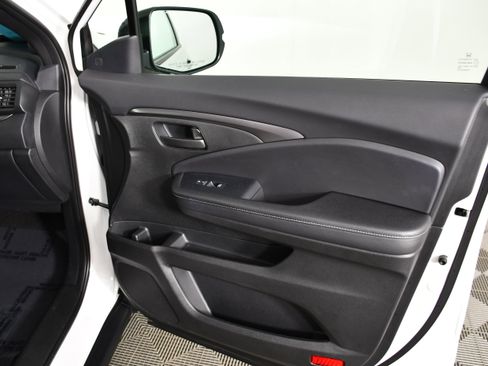 Certified 2024 Honda Passport EX-L image 41