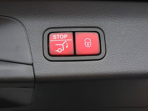 Certified 2023 Mercedes-Benz GLS 450 4MATIC image 18