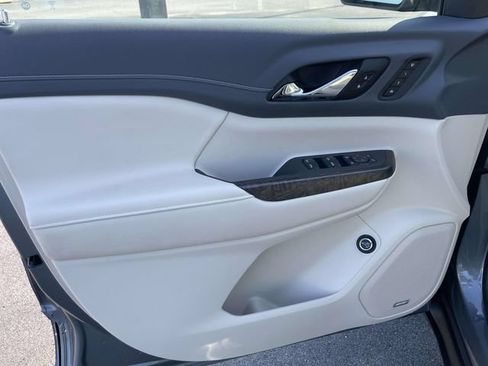 Certified 2021 GMC Acadia Denali w/ Denali Technology Package FWD image 16