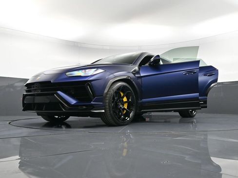 Used 2023 Lamborghini Urus Performante AWD/4WD image 44
