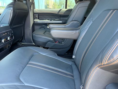 Used 2023 Ford Expedition Platinum AWD/4WD image 20