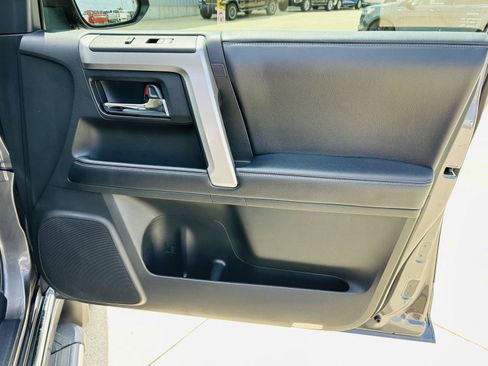 Used 2019 Toyota 4Runner Limited AWD/4WD image 27